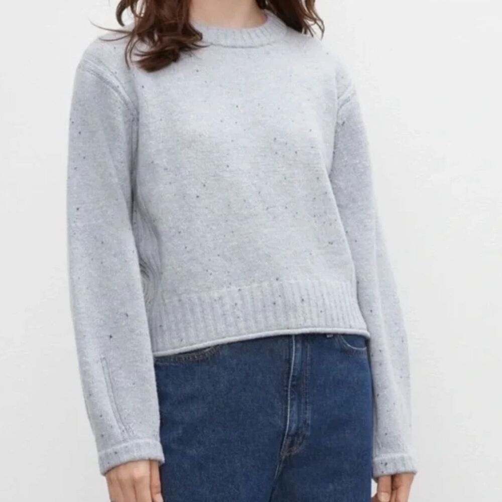 Club Monaco Light Gray Crew Neck Sweater
